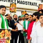 NOIDA: ‘यादव जी की लव स्टोरी’ के खिलाफ जिला मुख्यालय पर जोरदार प्रदर्शन, फिल्म पर रोक की मांग!