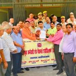 8वें वेतन आयोग में शामिल करने की मांग पर पेंशनरों का प्रदर्शन, पीएम को भेजा ज्ञापन