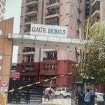 गौर होम्स AOA चुनाव: डिप्टी रजिस्ट्रार ने लिया शिकायतों का संज्ञान, धमकी के आरोप में थाने पहुंचा मामला