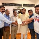 ग्रेटर नोएडा वेस्ट में मेट्रो को लेकर नेफोमा सक्रिय, सांसद डॉ. महेश शर्मा को सौंपा ज्ञापन