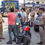 दिनदहाड़े कैश वैन लूट से गाजियाबाद में हड़कंप !!