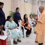 मेधावी बेटी के सपनों के साथ खड़ी हुई सरकार, जनता दर्शन में योगी का भरोसा