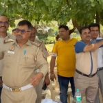 भीषण गर्मी में डटे ट्रैफिक कर्मियों को मिला सम्मान, NEFOMA व पेसिफिक स्कूल ने बांटीं कैप