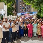 KDP ग्रैंड सवाना में दसवें दिन निकला शांतिपूर्ण मार्च, गेस्ट हाउस से कंप्लीशन सर्टिफिकेट तक उठे सवाल