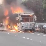 ग्रेटर नोएडा एक्सप्रेसवे पर स्लीपर बस में भीषण आग, धू-धू कर जली बस! 15 दिन में तीसरी घटना!